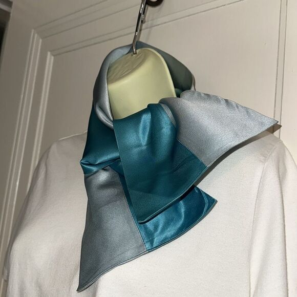 Vintage mid century aqua & light blue stripe double layer satin polyester scarf - Picture 2 of 6
